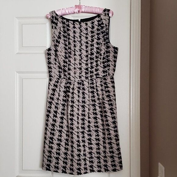 Sheath style dress  - Picture 1 of 7